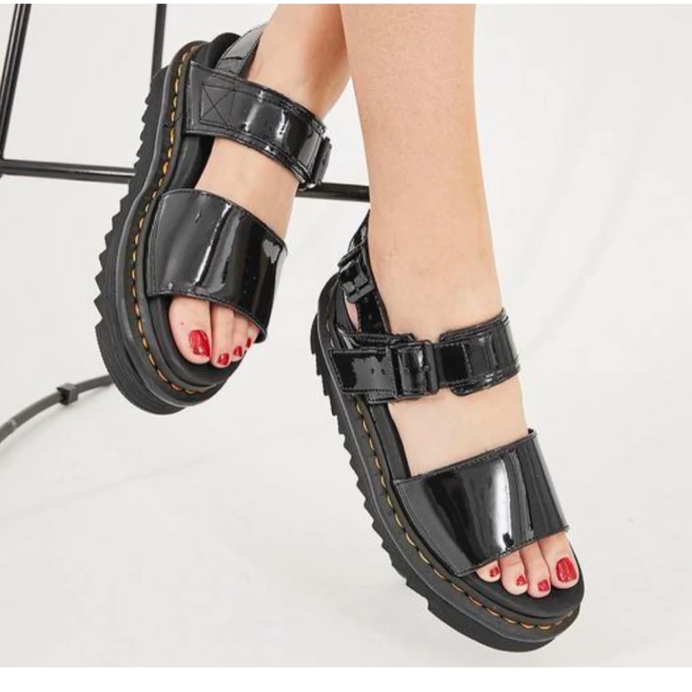 Dr. Martens VOSS   Black Patent Lamper 2 Buckle Sandal Size  EU 39 / US 8